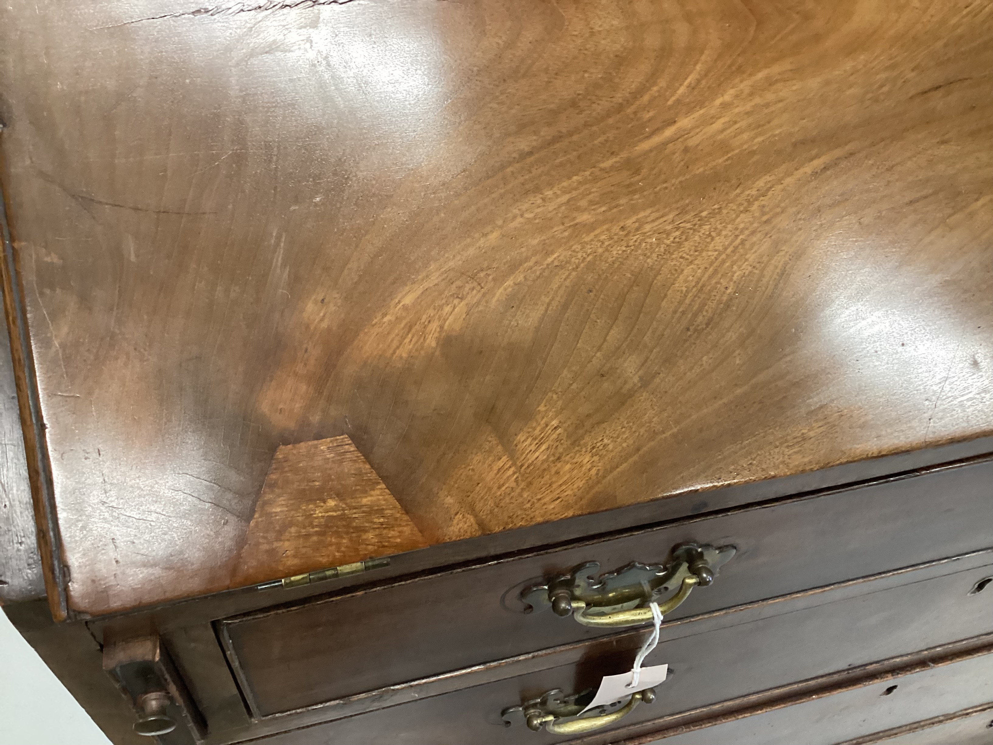 A George III mahogany bureau, width 94cm, depth 54cm, height 106cm